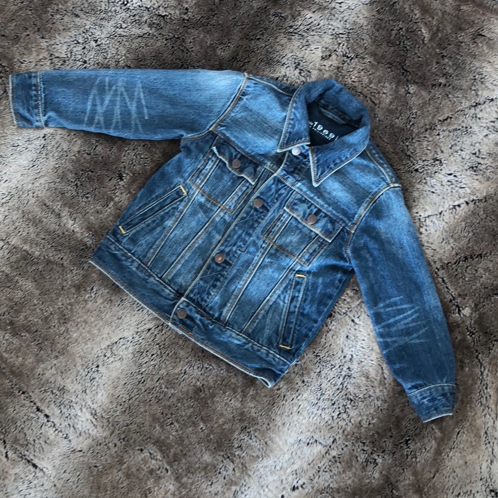 Gap jean jacket for boy XS  5-6y